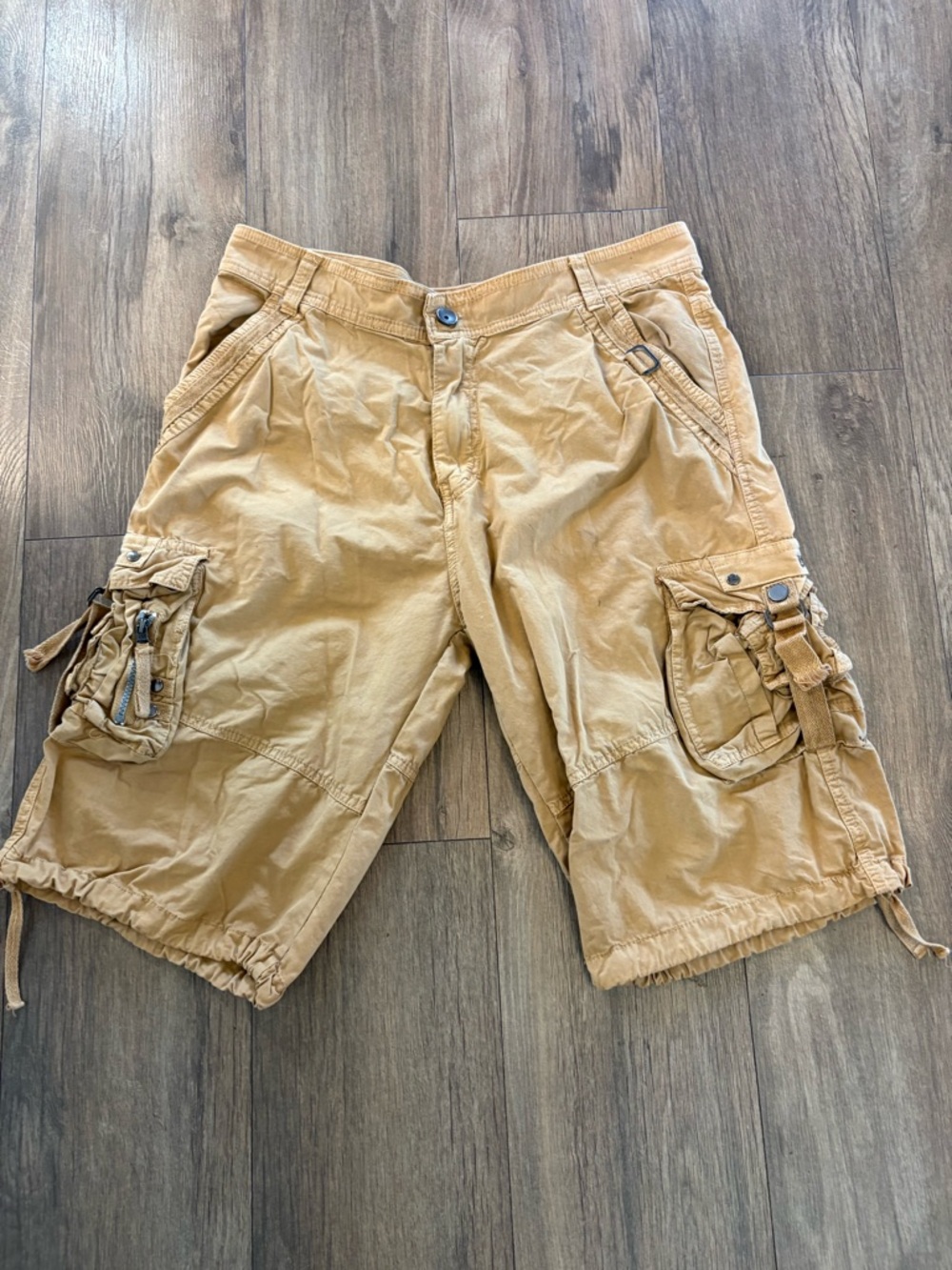 Men's Tan carbon baggy Cargo Shorts - Utility Pocket Design